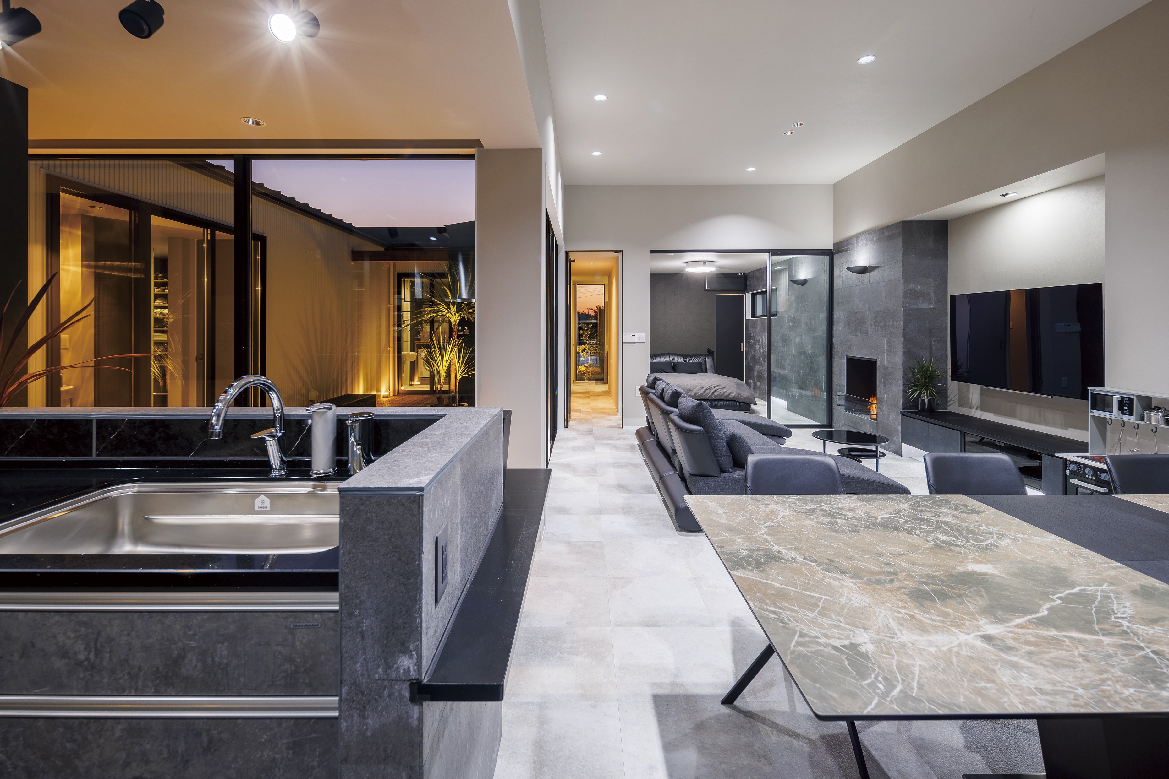 愛犬・愛猫と快適に過ごすための"換気と窓まわり"の工夫